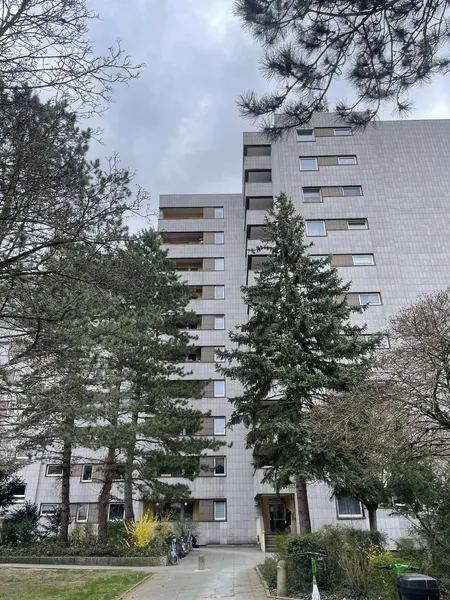 Berlin-Spandau: Gut geschnittene 3-Zimmer-Wohnung mit Balkon und Stellplatz — photo 1